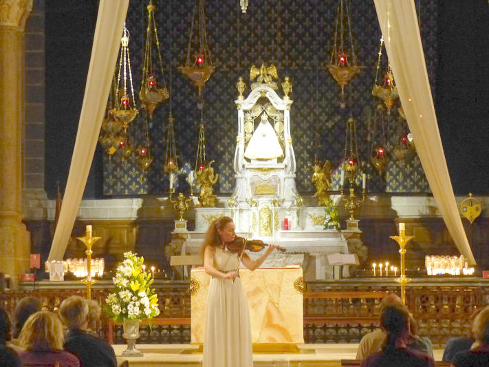 Concert en solo à la Cathédrale du Puy en Velay par Natacha Triadou